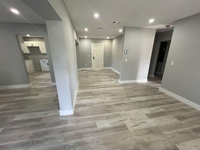 5 of 14 - 2008 S 30th St, Fort Pierce, FL