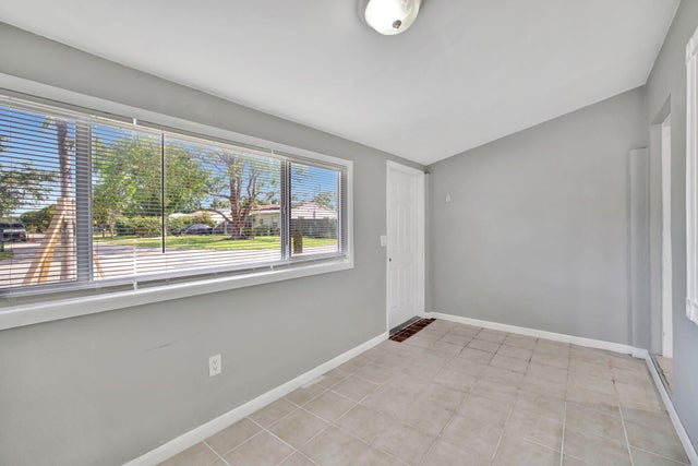 4 of 24 - 300 Nw 16th St #300, Fort Lauderdale, FL