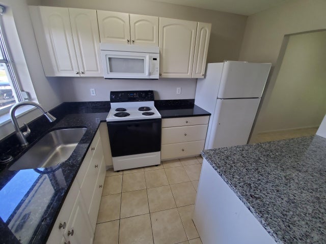 2 of 12 - 2984 Se Bonita St, Stuart, FL