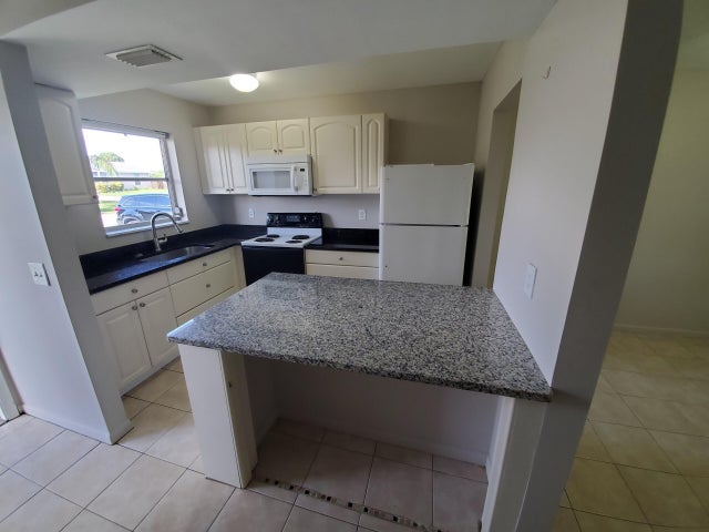 3 of 12 - 2984 Se Bonita St, Stuart, FL