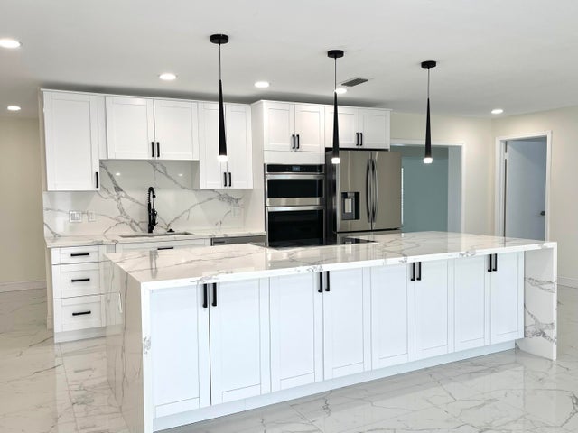 2 of 20 - 1101 Nw 5th Av, Boca Raton, FL