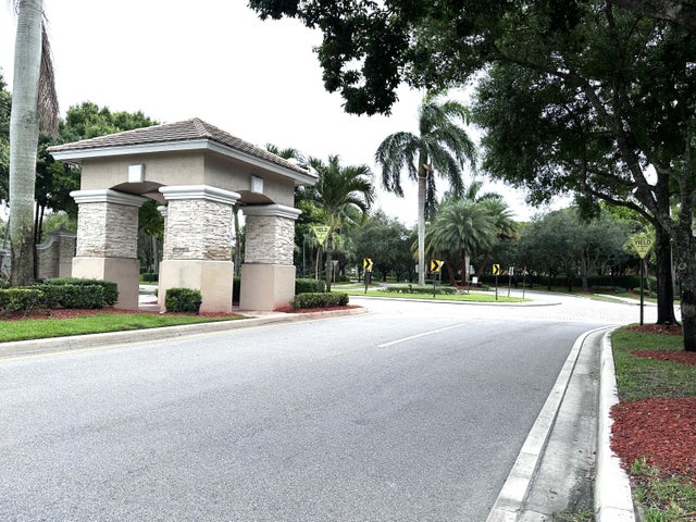3 of 49 - 113 Canterbury Place, Royal Palm Beach, FL