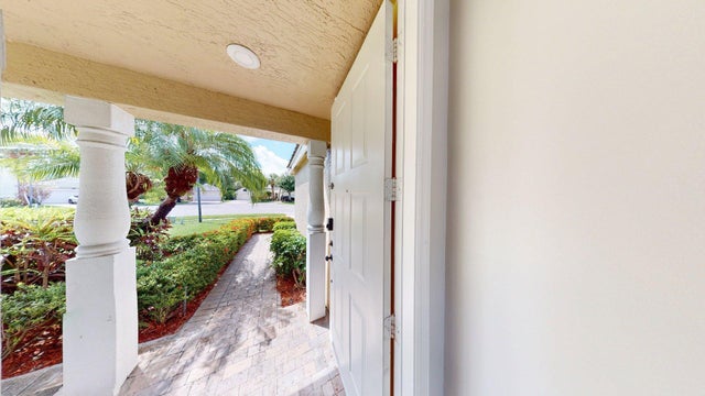 4 of 49 - 113 Canterbury Place, Royal Palm Beach, FL