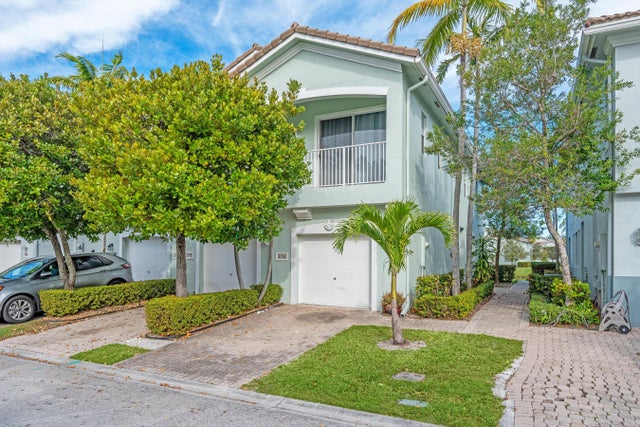 1 of 34 - 3156 Laurel Ridge Circle, Riviera Beach, FL