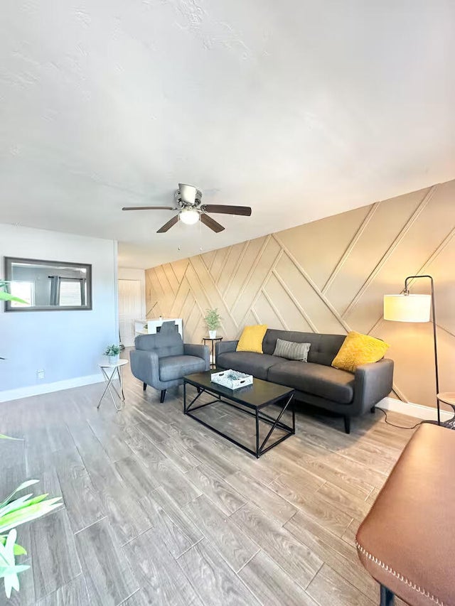 1 of 11 - 1501 N Federal Hwy #4, Lake Worth Beach, FL