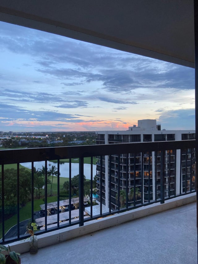 4 of 15 - 2425 Presidential Wy #1405, West Palm Beach, FL