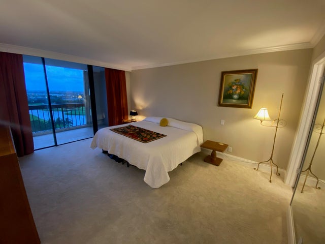 5 of 15 - 2425 Presidential Wy #1405, West Palm Beach, FL