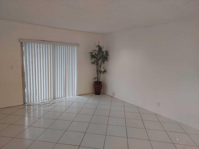 5 of 7 - 4117 Nw 88th Av #107, Coral Springs, FL
