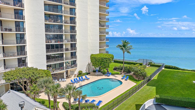 5 of 34 - 5420 N Ocean Drive #305, Singer Island, FL