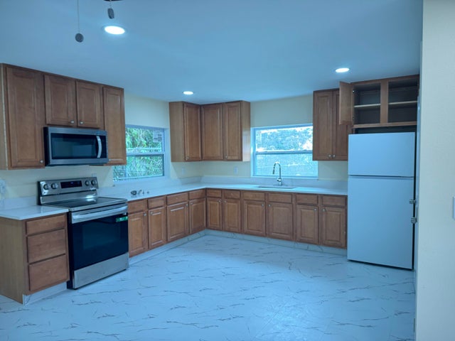 1 of 21 - 505 N 43rd Street St, Fort Pierce, FL