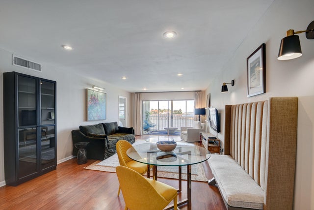 3 of 25 - 410 Wilma Circle #204, Riviera Beach, FL
