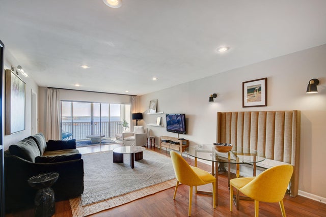 4 of 25 - 410 Wilma Circle #204, Riviera Beach, FL