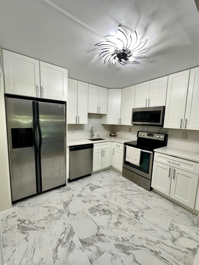 1 of 19 - 9235 Sw 8th St #114, Boca Raton, FL