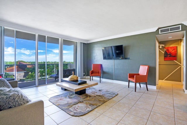 4 of 28 - 2800 N Flagler Dr #614, West Palm Beach, FL