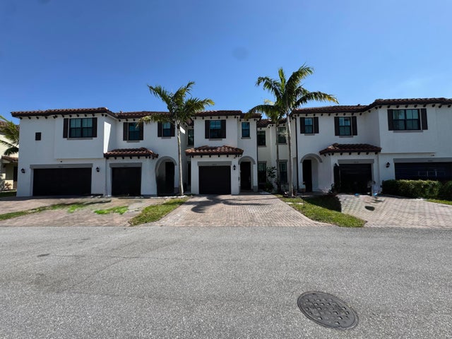 3 of 36 - 2037 Oysterwood Lane, Riviera Beach, FL
