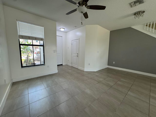 4 of 36 - 2037 Oysterwood Lane, Riviera Beach, FL