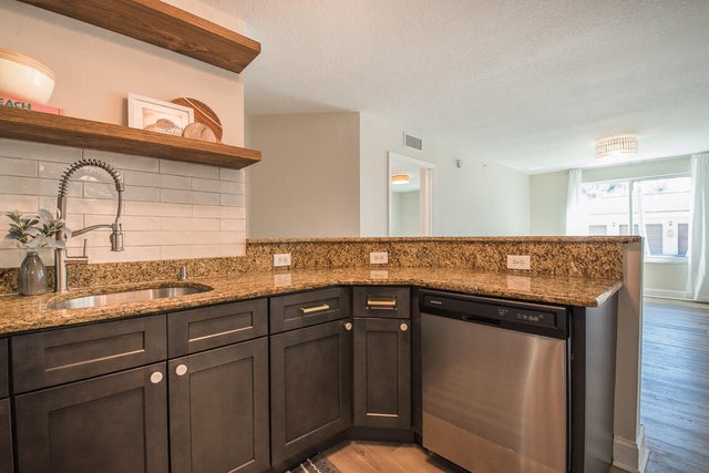 2 of 52 - 101 Villa Circle, Boynton Beach, FL