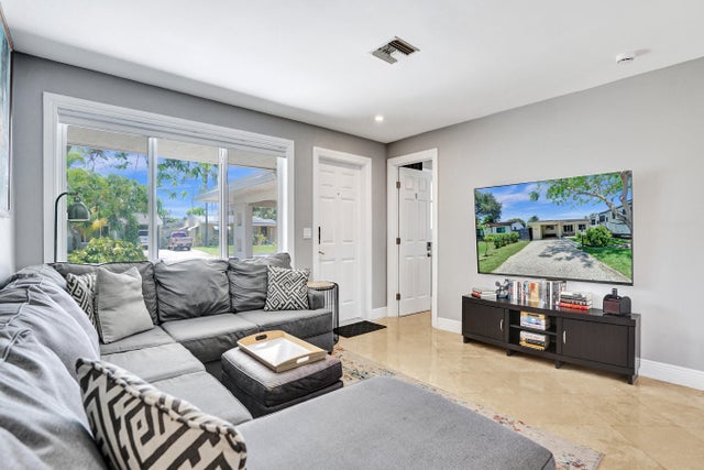 5 of 50 - 1041 Sw 32nd St, Fort Lauderdale, FL