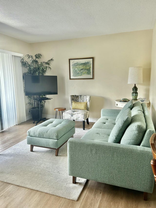 4 of 16 - 120 Lehane Ter #309, North Palm Beach, FL