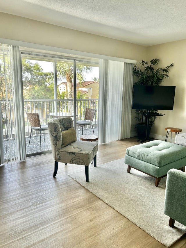 5 of 16 - 120 Lehane Ter #309, North Palm Beach, FL