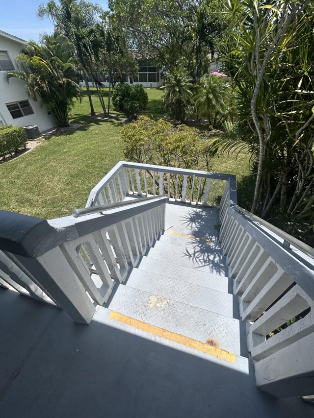 4 of 10 - 417 Sheffield Q, West Palm Beach, FL