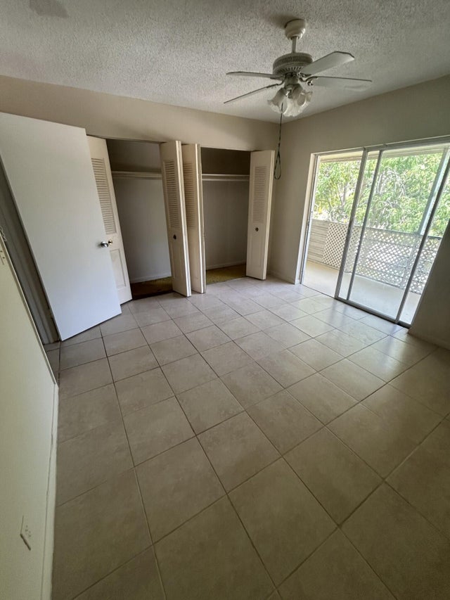 5 of 10 - 417 Sheffield Q, West Palm Beach, FL