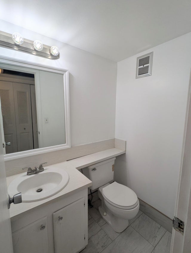 4 of 27 - 353 Sheffield O, West Palm Beach, FL