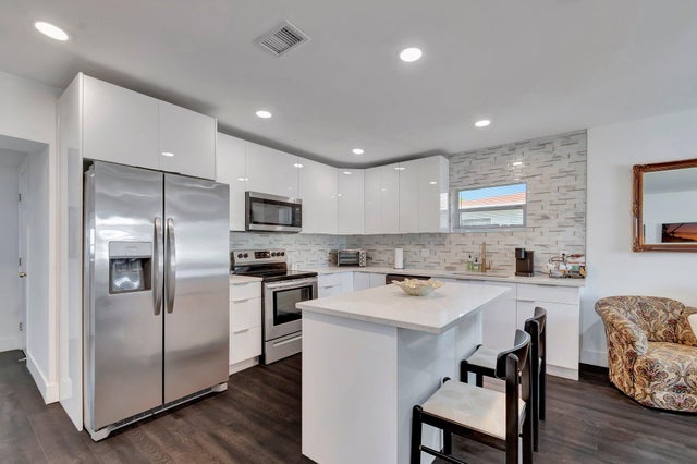 1 of 29 - 1205 S N St, Lake Worth Beach, FL