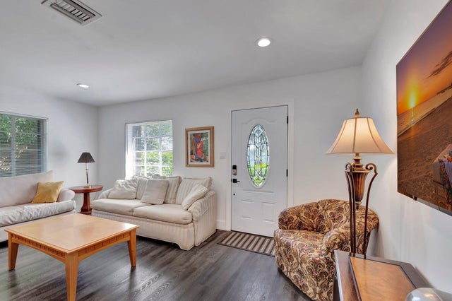 4 of 29 - 1205 S N St, Lake Worth Beach, FL