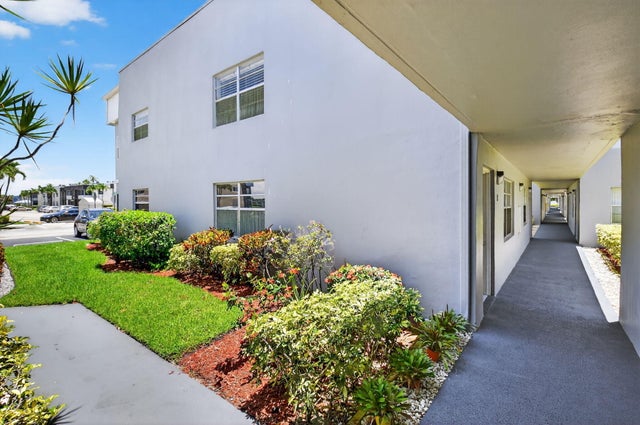 4 of 29 - 160 Burgundy D, Delray Beach, FL