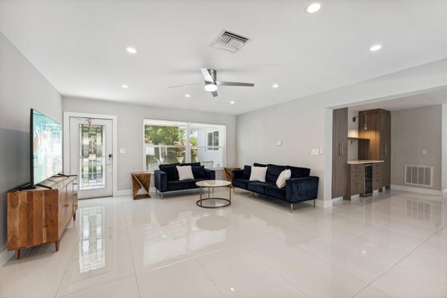 5 of 58 - 5230 Ne 15th Av, Fort Lauderdale, FL