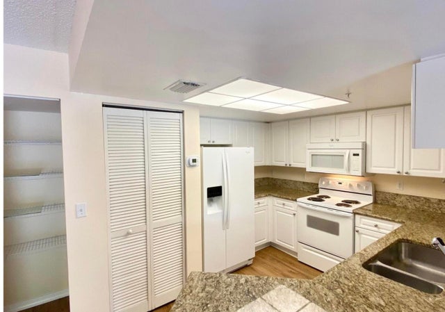 2 of 45 - 800 Crestwood 806 Ct S #806, Royal Palm Beach, FL