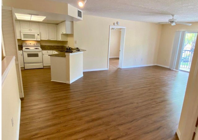 3 of 45 - 800 Crestwood 806 Ct S #806, Royal Palm Beach, FL