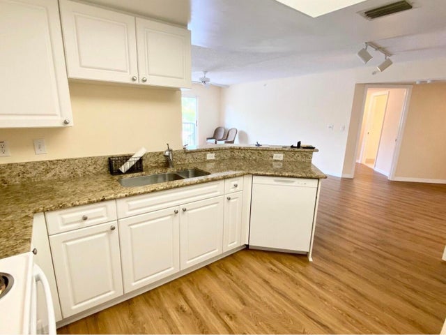 4 of 45 - 800 Crestwood 806 Ct S #806, Royal Palm Beach, FL