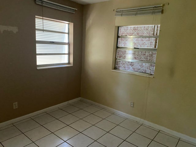 4 of 14 - 2374 Sunrise Dr #unit B, West Palm Beach, FL