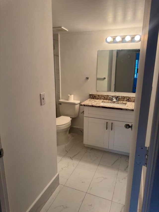 4 of 21 - 7832 Sonoma Springs Circle #207, Lake Worth, FL