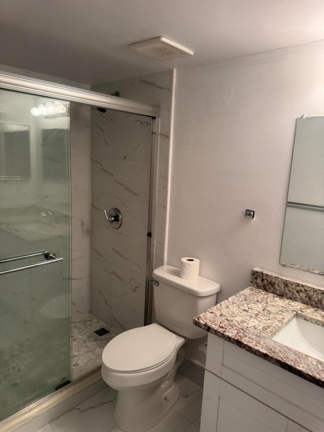5 of 21 - 7832 Sonoma Springs Circle #207, Lake Worth, FL