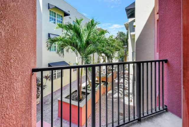 3 of 45 - 235 Ne 1st St #403, Delray Beach, FL