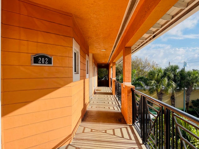 2 of 19 - 325 Ne 2nd Av #202, Delray Beach, FL