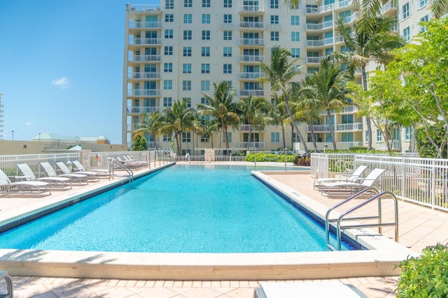 4 of 13 - 350 N Federal Hwy #1103, Boynton Beach, FL