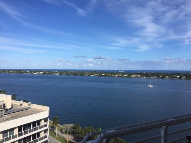 1 of 38 - 1551 N Flagler Dr #lph02, West Palm Beach, FL