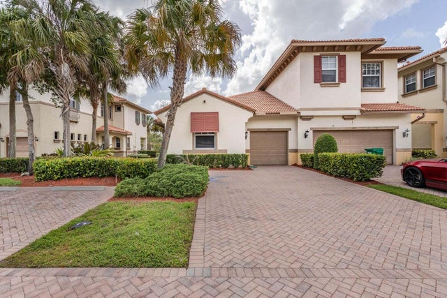 1 of 41 - 6072 Nw 116 Dr, Coral Springs, FL