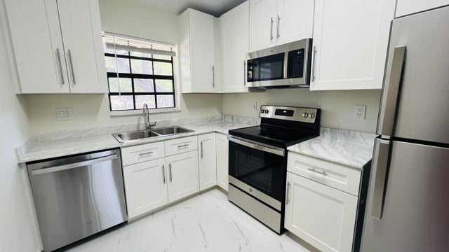 3 of 28 - 2950 Olivewood Ter #2090, Boca Raton, FL