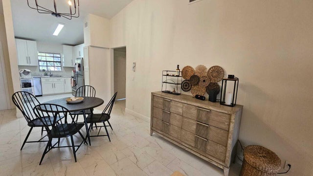 5 of 28 - 2950 Olivewood Ter #2090, Boca Raton, FL