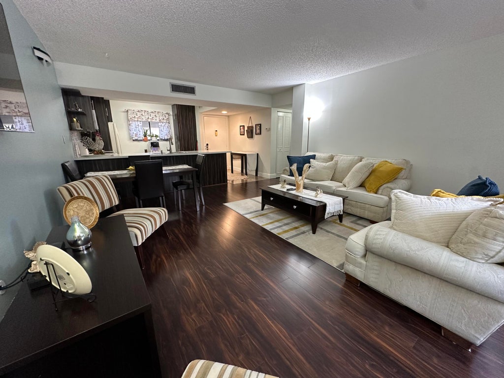 5220 Las Verdes Circle #322, Delray Beach