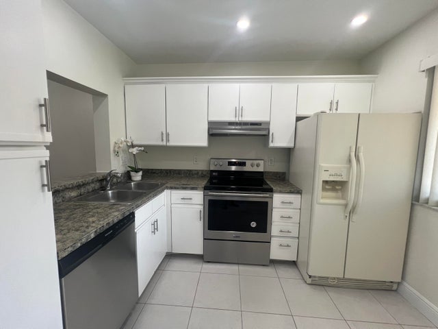 2 of 17 - 21950 Soundview Ter #207, Boca Raton, FL
