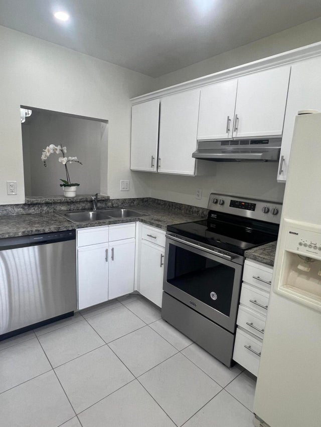 3 of 17 - 21950 Soundview Ter #207, Boca Raton, FL