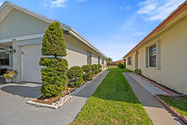 2 of 19 - 5310 Kim Ct, West Palm Beach, FL