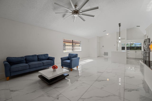 4 of 19 - 5310 Kim Ct, West Palm Beach, FL