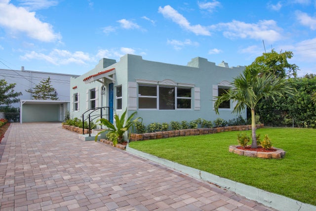 1 of 30 - 422 Oxford St, West Palm Beach, FL
